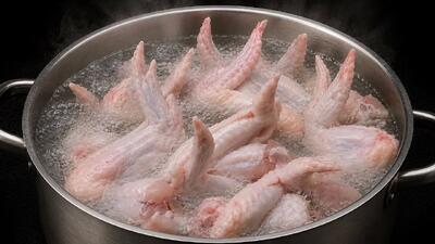 طرز تهیه بال مرغ سوخاری ترد بدون سرخ کردن در روغن؛ دستور پخت ویژه و آسان