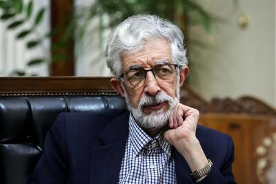  حداد عادل: آقای شهید ما حاضر نبود پشت سر دشمن خودش هم غیبت کند/ رهبر شهید انقلاب براساس حکمت و خردمندی تشخیص داد که نباید با آمریکا دست دوستی دهیم