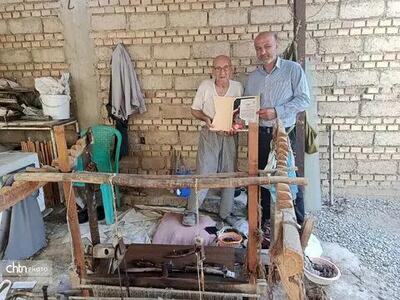  تجلیل از پیشکسوتان عبابافی و نمدمالی بهبهان/ حمایت از هنرمندان ادامه دارد