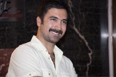کریم امینی به سراغ یک سریال طنز تاریخی رفت/ «عمارت» مجموعهای تاریخی عاشقانه