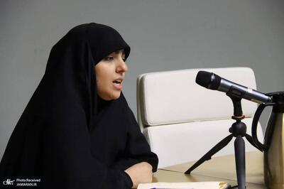 مهدیه شادمانی: در شرایطی که تمامیت ارضی و امنیت ملی ما درگیر نبردی وجودی است برخی از سیاسیون مشغول سیاهنمایی هدفمند هستند/ کشور بیش از هر زمان به عقلانیت انقلابی نیاز دارد و ای کاش تریبونها به نخبگانی میرسید که منافع ملی را به بازیهای جناحی نفروشند!