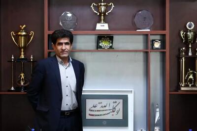 واکنش عضو هئیت رئیسه فدراسیون فوتبال به پاداش ۱۴۰ میلیاردی قلعهنویی: این پاداشها نسبت به گذشته خیلی ناچیز است!