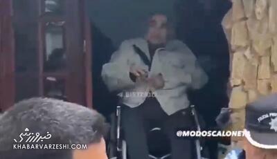 ویدیوی احساسی؛ پدر اسکالونی روی ویلچر از محبوبیت پسرش لذت میبرد