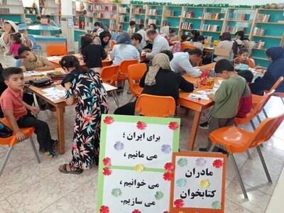  پویش«مادران کتابخوان»زمینه‌ساز پیوند خانواده‌های دهگلان با دنیای کتاب