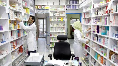 پشت پرده های گرانی دارو / مکمل ۷۰۰ هزار تومانی، چند هفته بعد یک میلیون تومان شد/ وزارت صمت، بهداشت، گمرک، سازمان توسعه تجارت، بانک مرکزی باید پاسخگوی این وضعیت باشند