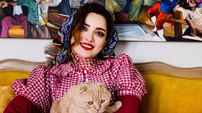 نگاهی به چیدمان خونه مجردی شیک و مجلل «بهنوش طباطبایی»/ از مبلمان مدرن و دکوریهای هنری و قدیمی تا بالکن چشمنواز و پت خونگی