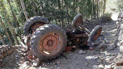  مرگ 2 نفر در اثر واژگونی تراکتورها