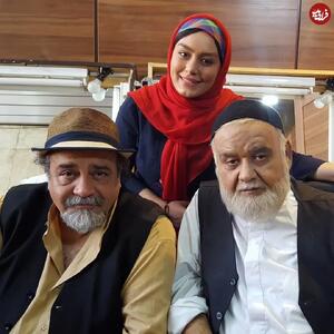 اکبر عبدی و سحر قریشی در پشت صحنه فیلم رسوایی/عکس
