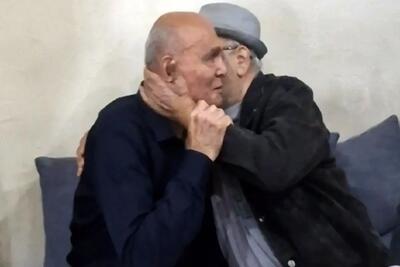  آواز احساسی؛ آخرین وداع جمشید هاشم پور بغل تو بغل اکبر عبدی