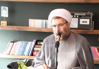 کار فرهنگی در مدارس در غربت است - تسنیم