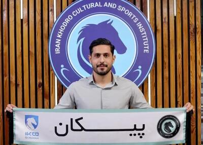 محبی اولین خرید پیکان شد (عکس)
