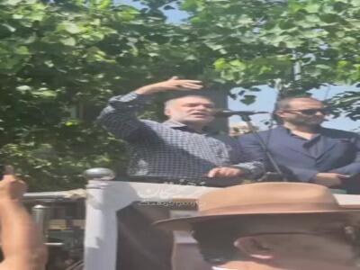 مسعود دهنمکی: خانواده اکبر عبدی باید سرشان را بالا بگیرند