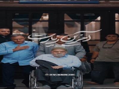 تصاویری از آخرین زیارت زنده یاد اکبر عبدی در حرم امام رضا (ع)