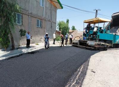 آسفالت ریزی ۶۰۰۰ مترمربع از معابر روستای کرکرق به بهره برداری رسید