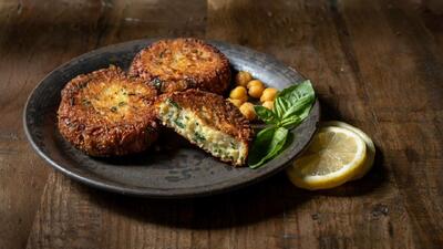  طرز پخت کوکوی نخود خوش طعم و گیاهی؛ با نکات مهم وا نرفتن و بافت نرم و لطیف