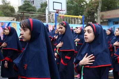 وزیر آموزش و پرورش: مجازی شدن مدارس در سال تحصیلی جدید، شایعه و کذب است/ تمام اهتمام ما برگزاری حضوری کلاسها است، مگر اینکه یک اتفاق واقعاً فوقالعاده رقم بخورد/ با برگزاری سال تحصیلی ۱۴۰۴-۱۴۰۵ به صورت مجازی، یقیناً شاهد یک افت کیفیت آموزشی بودیم