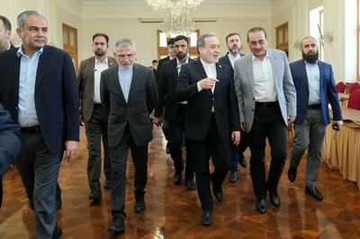  ادعای الحدث به نقل از یک منبع بلندپایه: ایران به مسئولان پاکستانی اعلام کرده که از مذاکرات خارج نشده، بلکه «آن را به تعلیق درآورده» / تهران خواستار از سرگیری مذاکرات دربارهٔ تنگه هرمز، سپس آزادسازی دارایی‌های مسدودشده و سپس رسیدگی به پروندهٔ هسته‌ای است