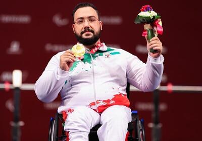 وزنه زدن قهرمان پارالمپیک بر روی تخت بیمارستان