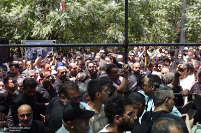 بازیگران اخراجی ها در مراسم تشییع پیکر اکبر عبدی + عکس