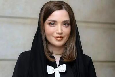 بهنوش طباطبایی با استایل راهبهای در عزای اکبر عبدی