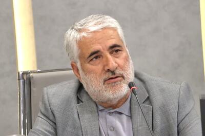 ساماندهی ناوگان تاکسیرانی و حفظ جایگاه مدیریت شهری و تدوین طرح تفصیلی ضروری است