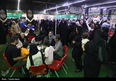  رنگین‌کمان وحدت در مرز تمرچین/ادیان ومذاهب درحال خدمت به زائران اربعین - تسنیم