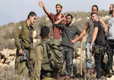  خلع سلاح شهرک‌نشین صهیونیست توسط جوان فلسطینی در الخلیل - تسنیم