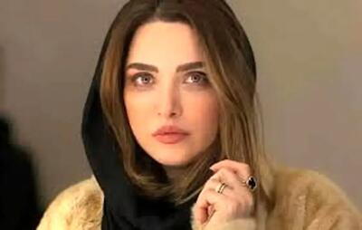 بهنوش طباطبایی هم برای وداع با پیکر اکبر عبدی آمد