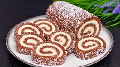  رول شکلاتی خانگی بدون فر؛ یک دسر سریع و مجلسی (با ۲ قاشق پودر کاکائو)