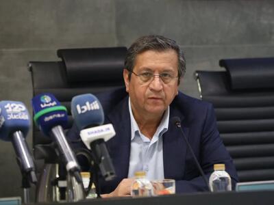 همتی: برای حل مشکل پیمانکاران ایرانی در عراق با بانک مرکزی عراق مذاکره میکنیم / پیشنهاد استفاده از ۵۰۰ میلیون دلار منابع ایران برای صدور ضمانتنامه