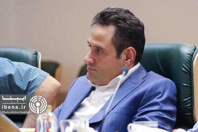 بانک مرکزی برنامه منسجمی برای کنترل اضافهبرداشت بانکها دارد