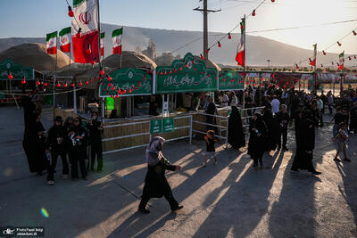  خدمت‌رسانی به زائران حسینی در مسیر عبور از ایلام