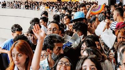  میگنا - هجوم به «ایران مال» برای دیدن «نیما تکیدو »/ چگونه مرجعیت نسل جدید از نهادها عبور کرده