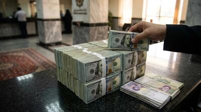 راهنمای جامع افتتاح حساب ارزی در ایران؛ از مدارک تا بهترین بانکها + جدول سود و کارمزد