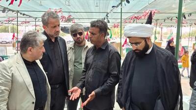  حضور رئیس دانشگاه آزاد اسلامی در مدرسه شجره طیبه میناب و مزار شهدای مظلوم دانش‌آموز