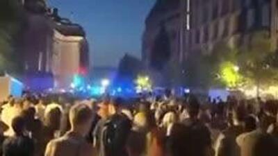  پلیس پس از حمله یک ون به عابران پیاده در برلین، مردی را بازداشت کرد