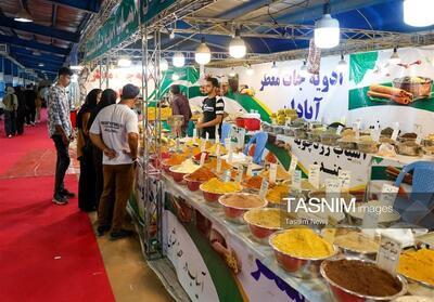 گشایش نمایشگاه سوغات محلی و هدایا در شهرکرد تصویر - تسنیم