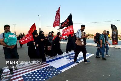 عکس/ پرچم سرخ انتقام در پیادهروی اربعین ؛ طریق الحسین (ع)