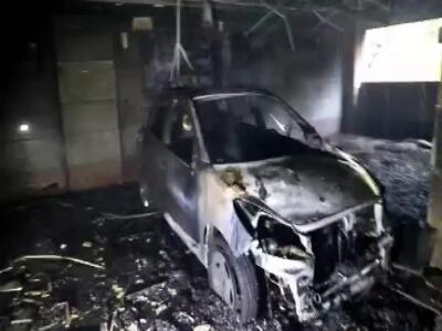 آتشسوزی پارکینگ یک ساختمان؛ 2 خودرو خاکستر شدند