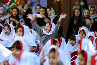  مطالبه جدی آموزش‌وپرورش؛ اجرای کامل بیمه معلمان مدارس غیردولتی در دستور کار قرار گرفت / خبر مهم برای معلمان مدارس غیردولتی؛ وزارت آموزش‌وپرورش بر اجرای کامل بیمه تأکید کرد / بیمه معلمان مدارس غیردولتی؛ مطالبه جدید وزارت آموزش‌وپرورش برای اجرای کامل حقوق بیمه‌ای