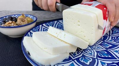  طرز تهیه ۱ کیلو پنیر خانگی قالبی با شیر و نشاسته در ۵ دقیقه