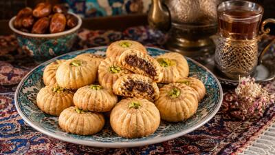  آسان ترین شیرینی خرمایی دنیا؛ بدون همزن، بدون ورز دادن و بدون استراحت، فقط در ۳۰ دقیقه!