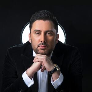 این خواننده معروف از ایران رفت