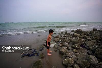 زندگی مردم بندرعباس در کنار دریا همچنان ادامه دارد