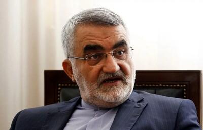  واکنش علاءالدین بروجردی به احتمال حمله زمینی آمریکا/ طبق برآورد تحلیل‌گران آمریکایی‌‌،‌ تلفات زیاد خواهند داد/ در برآورد توانمندی‌های ایران ضعیف هستند+ فیلم