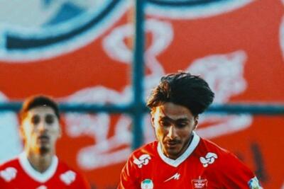 سرمربی پرسپولیس به صادقی بها میدهد؟