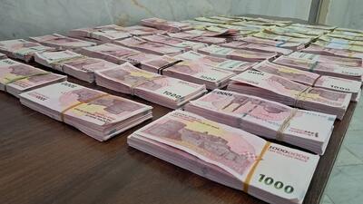 کمبود اسکناس در همدان تحت تاثیر افزایش تقاضا، محدودیت عرضه و بازار سیاه