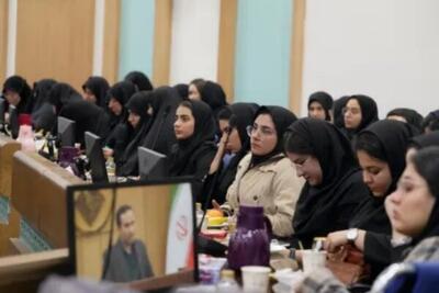 نهمین محفل شعرخوانی دانشگاه آزاد اسلامی یاسوج با حالوهوای اربعین برگزار شد