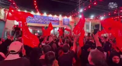  همخوانی مداحی «باید برخاست» در مسیر نجف به کربلا | جهان نیوز