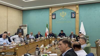 نشست فراکسیون امید مجلس دهم با حسینزاده، معاون رئیسجمهور/ دولت مدیران میانی را بازنگری کند/ تأکید بر احیای سرمایه اجتماعی و تقویت حکمرانی مشارکتی